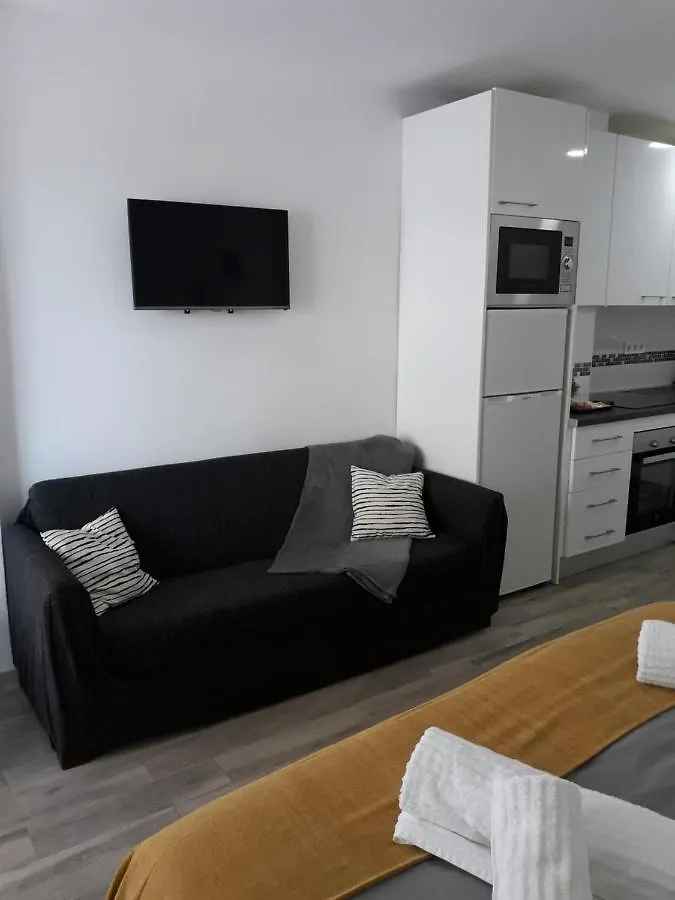 דירה Iris Apartment, בנאלמדנה